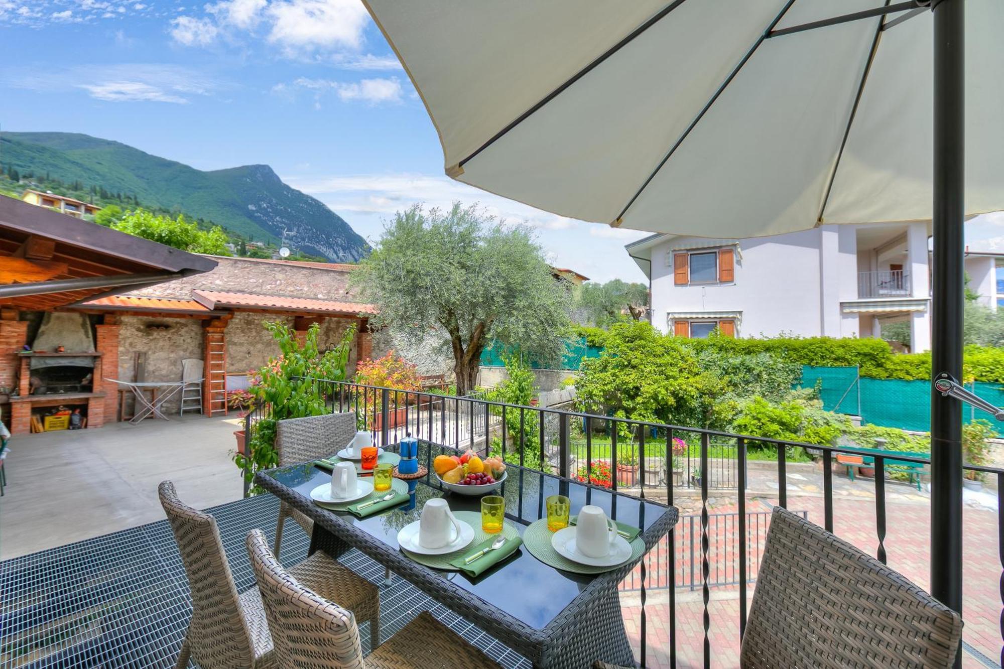 Al Peveri - Private Parking & Near Lake - Happy Rentals Toscolano Maderno Luaran gambar